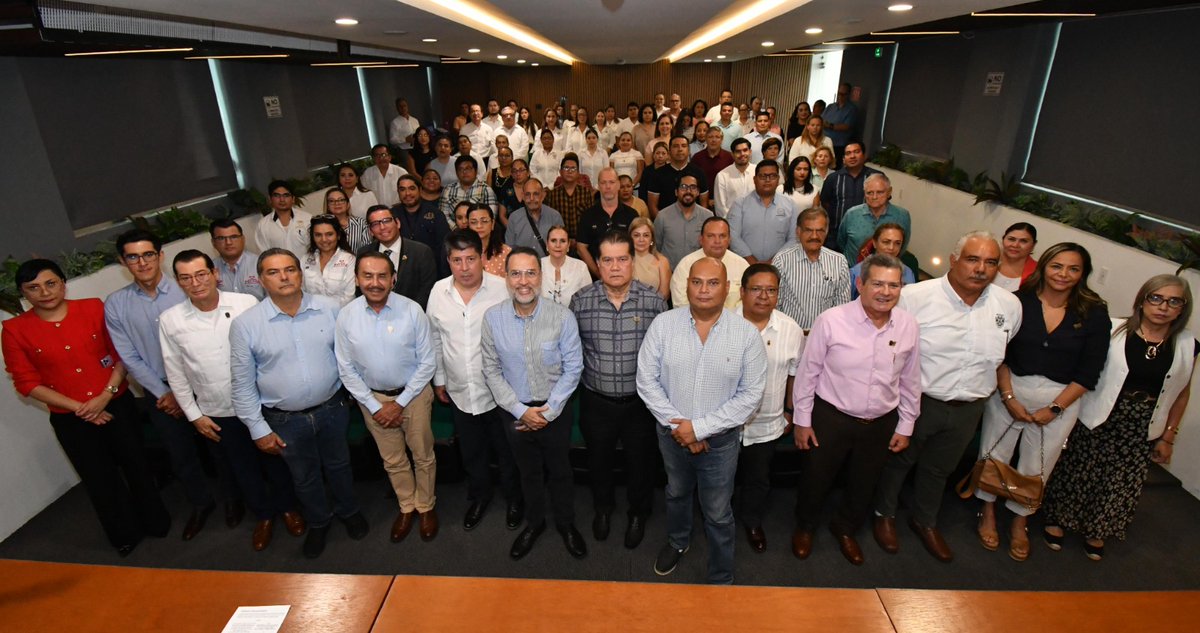 Convoca rector de la UJAT a la COPARMEX a abrir sus puertas a la Educación DUAL y las microcredenciales
ujat.mx/Noticias/Inter…