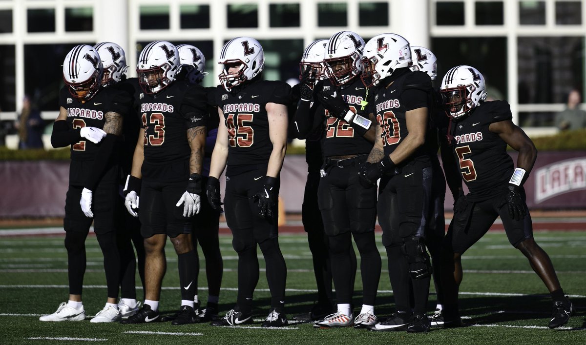 LafColFootball's tweet image. 👀😤⚫️🐆