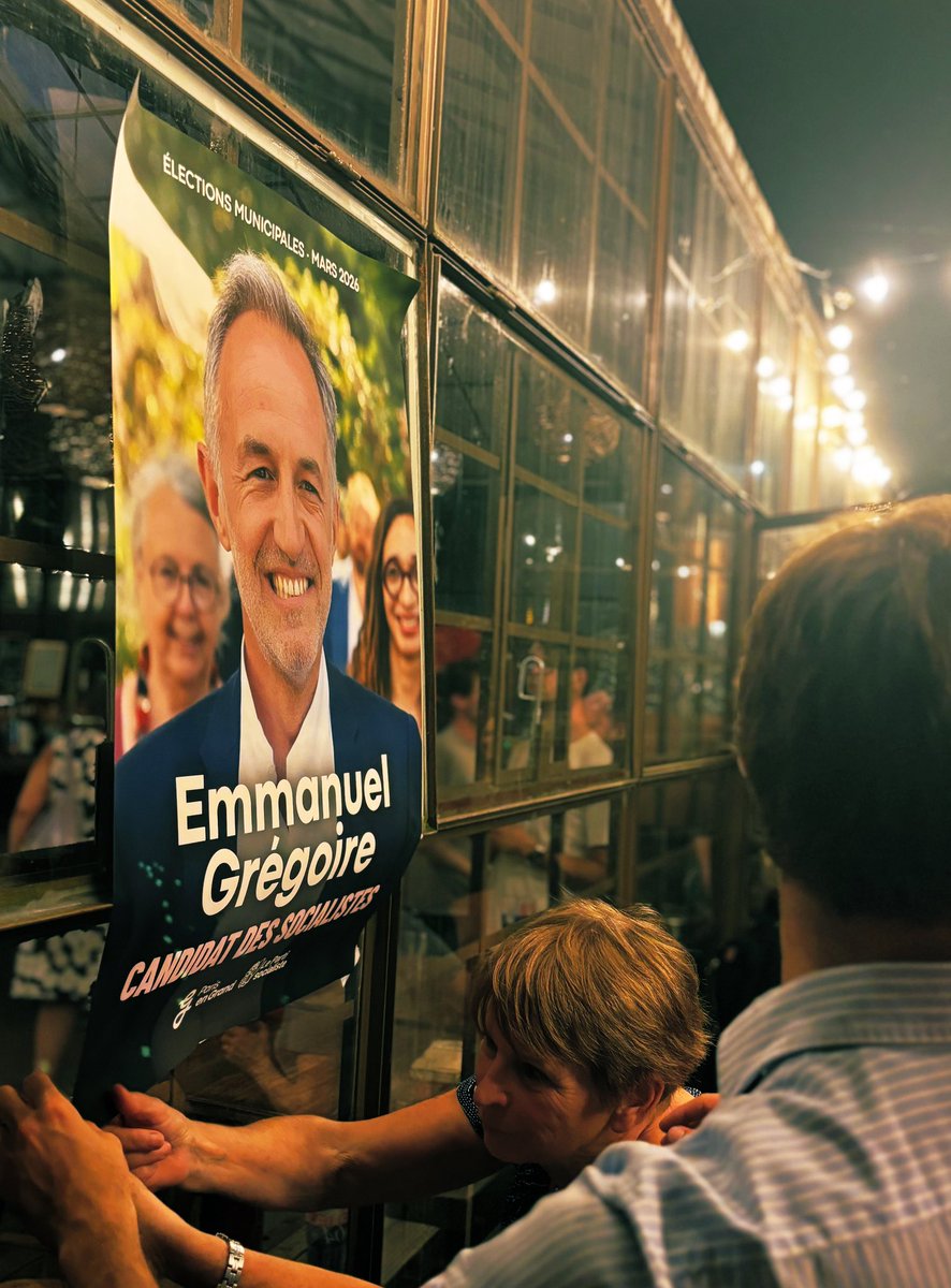 📸 L’affiche est installée, <a href="/egregoire/">Emmanuel Grégoire</a> est le candidat des socialistes pour les #Municipales2026 ! 

Fier de t’avoir soutenu dès le premier jour. 😊💪🏽