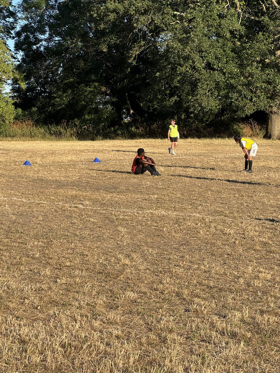 Our under 12’s were back at it tonight in the heat. They gave me everything as normal. I love coaching these players.
Up the Mead 🔴⚫️🔴⚫️🔴⚫️