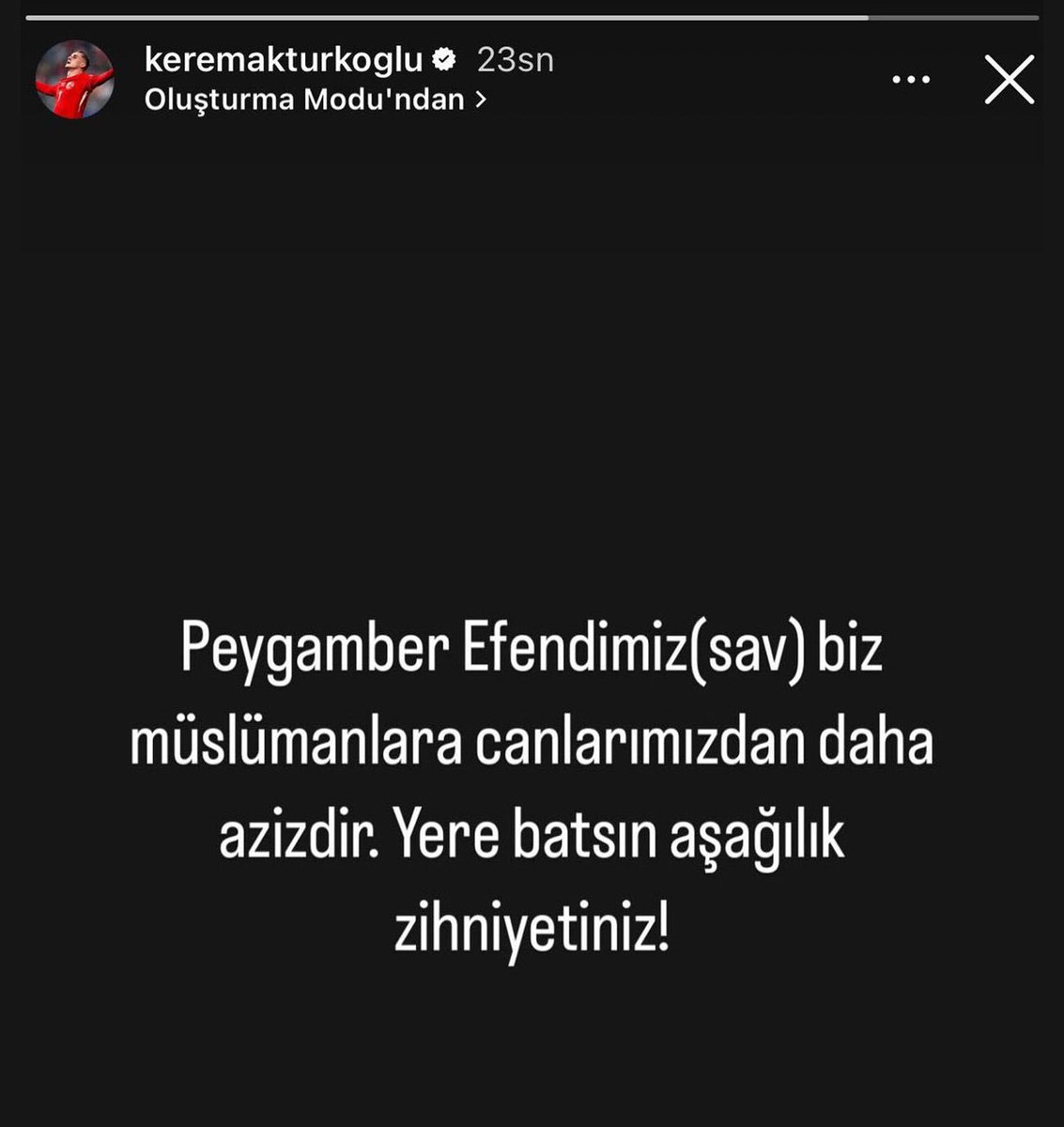Bir değil iki değil konu inancımız ve müslümanlar olunca Kerem Aktürkoğlu hep sahnede. Seni yetiştiren anne babadan Allah razı olsun.