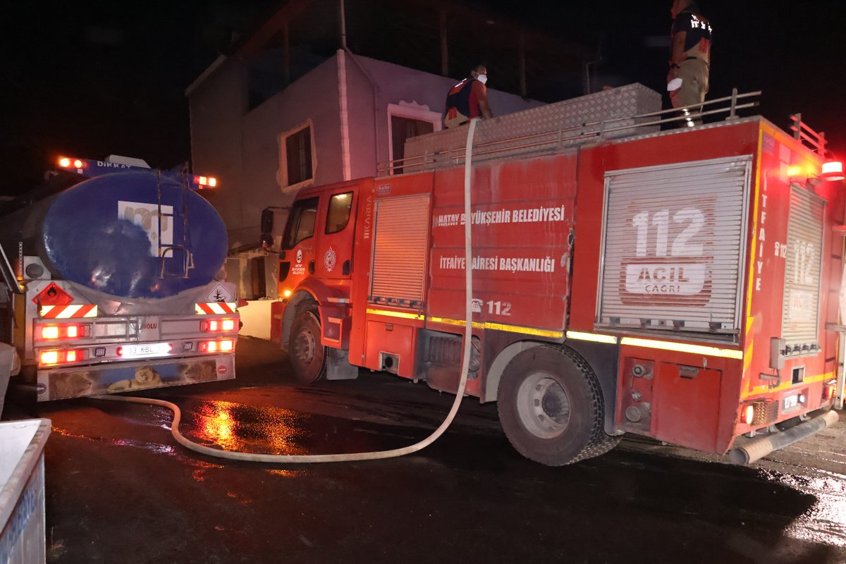 Bunu da atlacağız.

Hatay'ımız genelinde tüm Bakanlıklarımızın ekipleriyle çalışmalar sürüyor.

Gaziantep, Kahramanmaraş, Kilis ve Osmaniye ekipleri aramıza katılıyor. 

Gelişmeleri kamuoyuyla şeffaf şekilde paylaşmaya devam edeceğim.