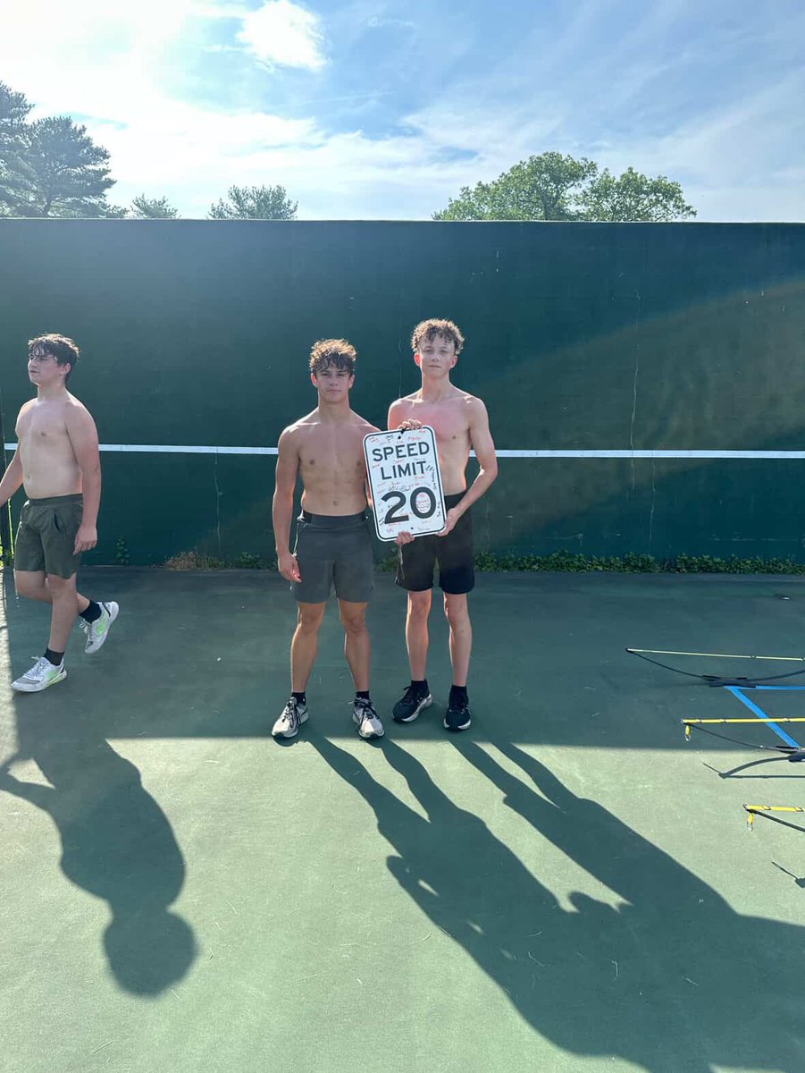 ColtenLawson7's tweet image. Hit top speed of 20mph on tennis court’s  today with the trainers at @trueap @wylan_harich 
And got some extra work in after workouts, trying to be great. @Holliday4life1 @brittpoffenbarg @ClintonLee08 @TyreeSpinner
