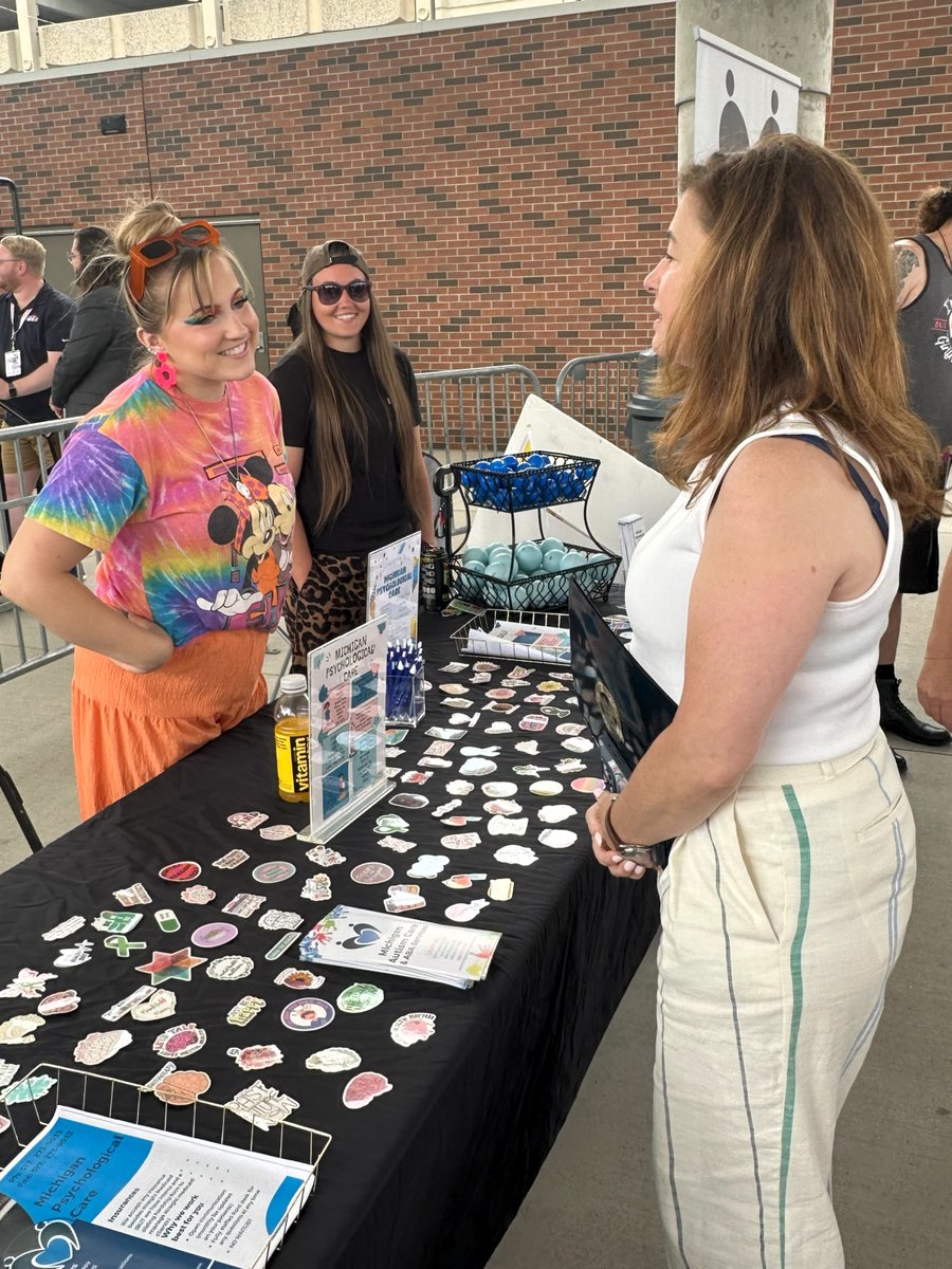 repkmr's tweet image. Had a great time celebrating Pride Month with Great Lakes Bay Pride in Saginaw! I look forward to continuing to work together to make Michigan a safe and welcoming home for everyone.