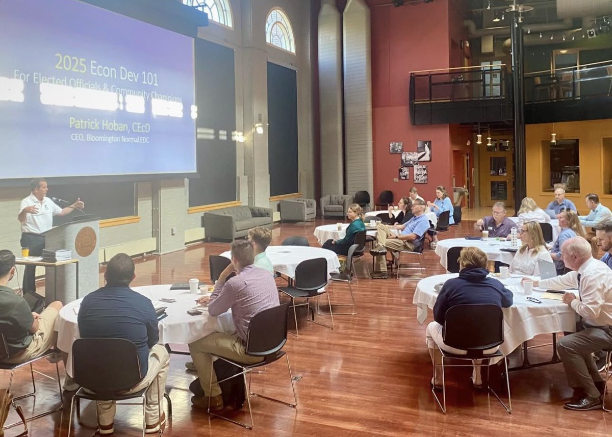 Thank you to the Public Officials and Community Champions for joining CEO, <a href="/phoban/">Patrick Hoban</a> , this past Saturday for Econ Dev 101 at <a href="/IL_Wesleyan/">Illinois Wesleyan</a> !