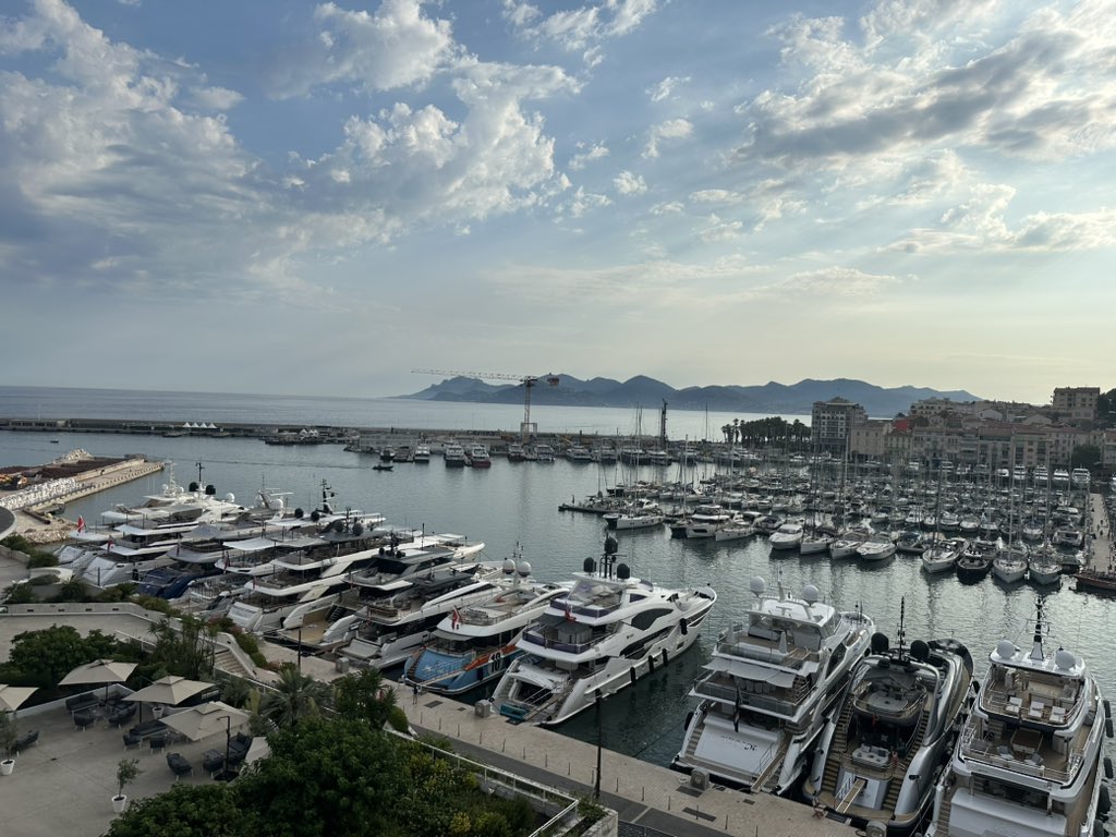 Lore Bacu (@lorebaculima) on Twitter photo Great Day 1 <a href="/EthCC/">EthCC - Ethereum Community Conference</a> - Cannes!
Great summary of common pitfalls <a href="/camillionaire_m/">Camilla McFarland</a> that overlook real-world market dynamics – hence, token pre & post launch strategy matters, and delusions can be costly 💸👇
Misconceptions:
-“CEXs are greedy – we’ll launch on a DEX and they’ll Great Day 1 <a href="/EthCC/">EthCC - Ethereum Community Conference</a> - Cannes!
Great summary of common pitfalls <a href="/camillionaire_m/">Camilla McFarland</a> that overlook real-world market dynamics – hence, token pre & post launch strategy matters, and delusions can be costly 💸👇
Misconceptions:
-“CEXs are greedy – we’ll launch on a DEX and they’ll
