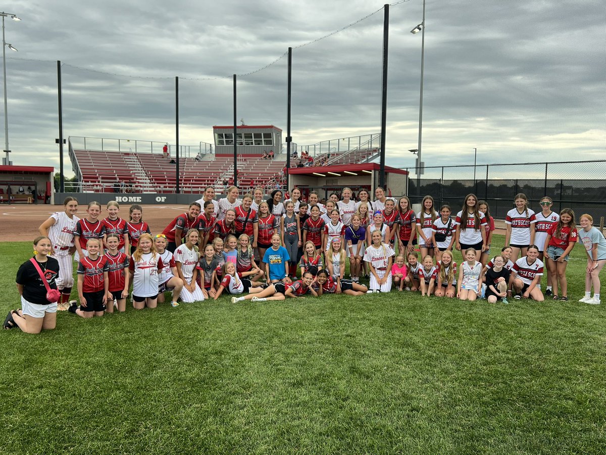 Youth Night at NS Varsity Softball as the Lancers host Davenport West in a DH.
Lots of future Lancers!
Go Lancers!