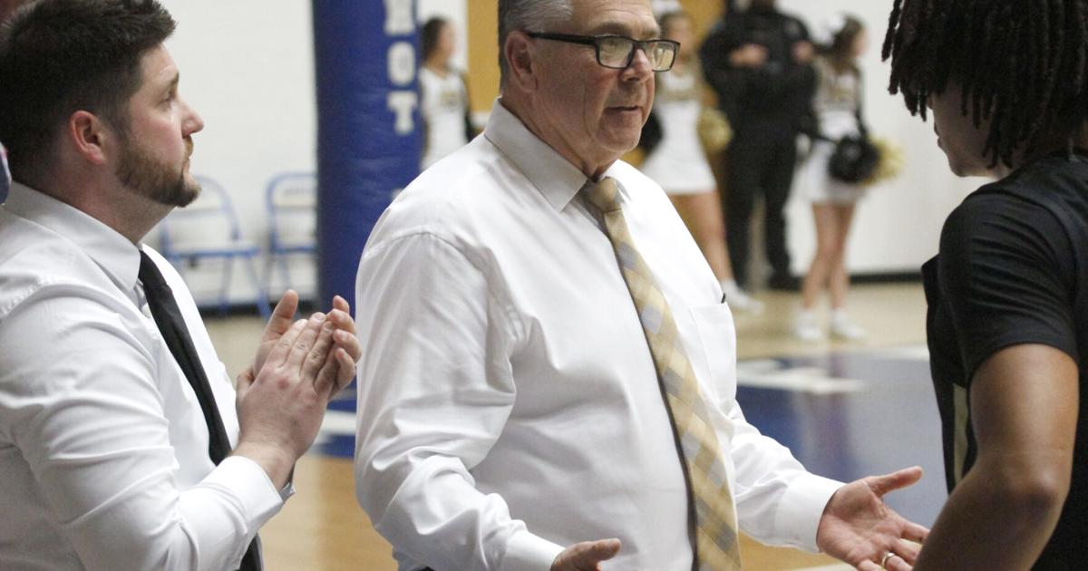 Hendrix steps down as Lebanon basketball coach dlvr.it/TLfDR0