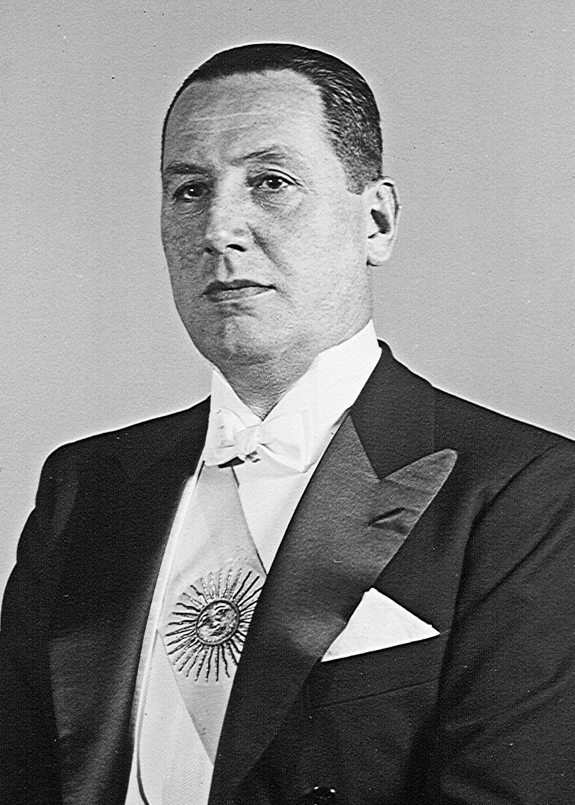 TheDeathDate's tweet photo. July 1, 1974 – Juan Perón, the three-time president of Argentina and architect of a divided legacy, died in office. His myth outlived his politics. https://t.co/vbm8tgcVGj