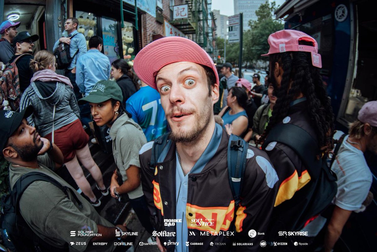 SagaMobileDAO's tweet image. Does our founder look a little crazy? 
Or is it just me 👀🤣

That @bonk_inu jacket &amp;amp; @justentropylol hat combo goes crazy!!!