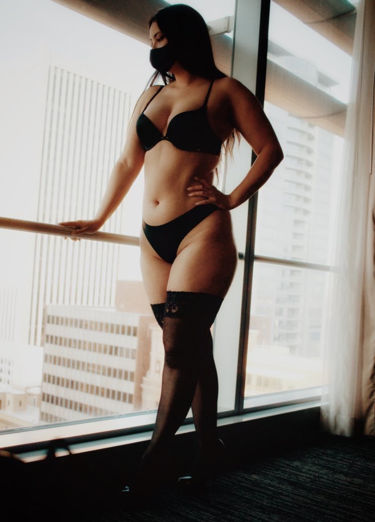SUBMIT2SOFIA's tweet photo. Available today. Are you worthy of pleasing a Goddess? https://t.co/qymXmBOLcj