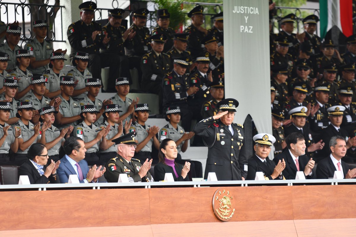 GN_MEXICO_'s tweet photo. Con Honor, deber, lealtad y patriotismo trabajamos para tener un México de #JusticiaYPaz. #6AñosEnGuardia https://t.co/JbCUnGsIwV