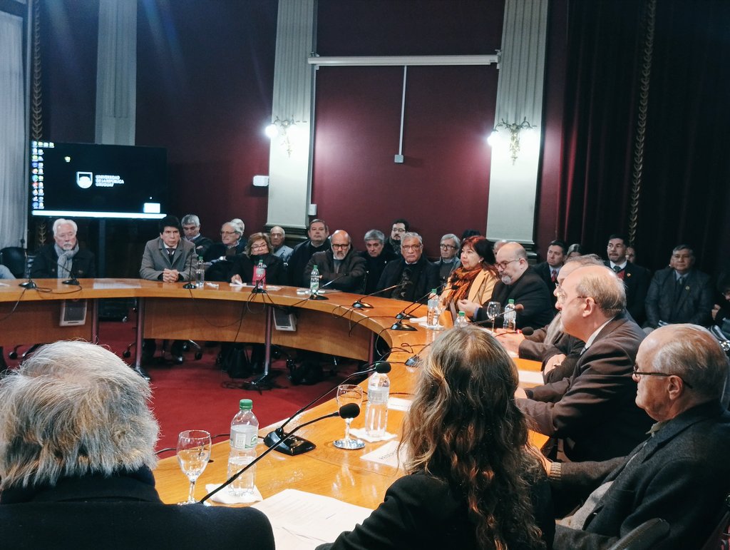 Comenzó el acto protocolar que da inicio a la 87° Sesión del Consejo de Rectores y Rectoras de AUGM. Participan además de las autoridades universitarias, el Ministro de Educación y Cultura de Uruguay y de representantes del Consejo Nacional Cientifico y tecnológico de Brasil.