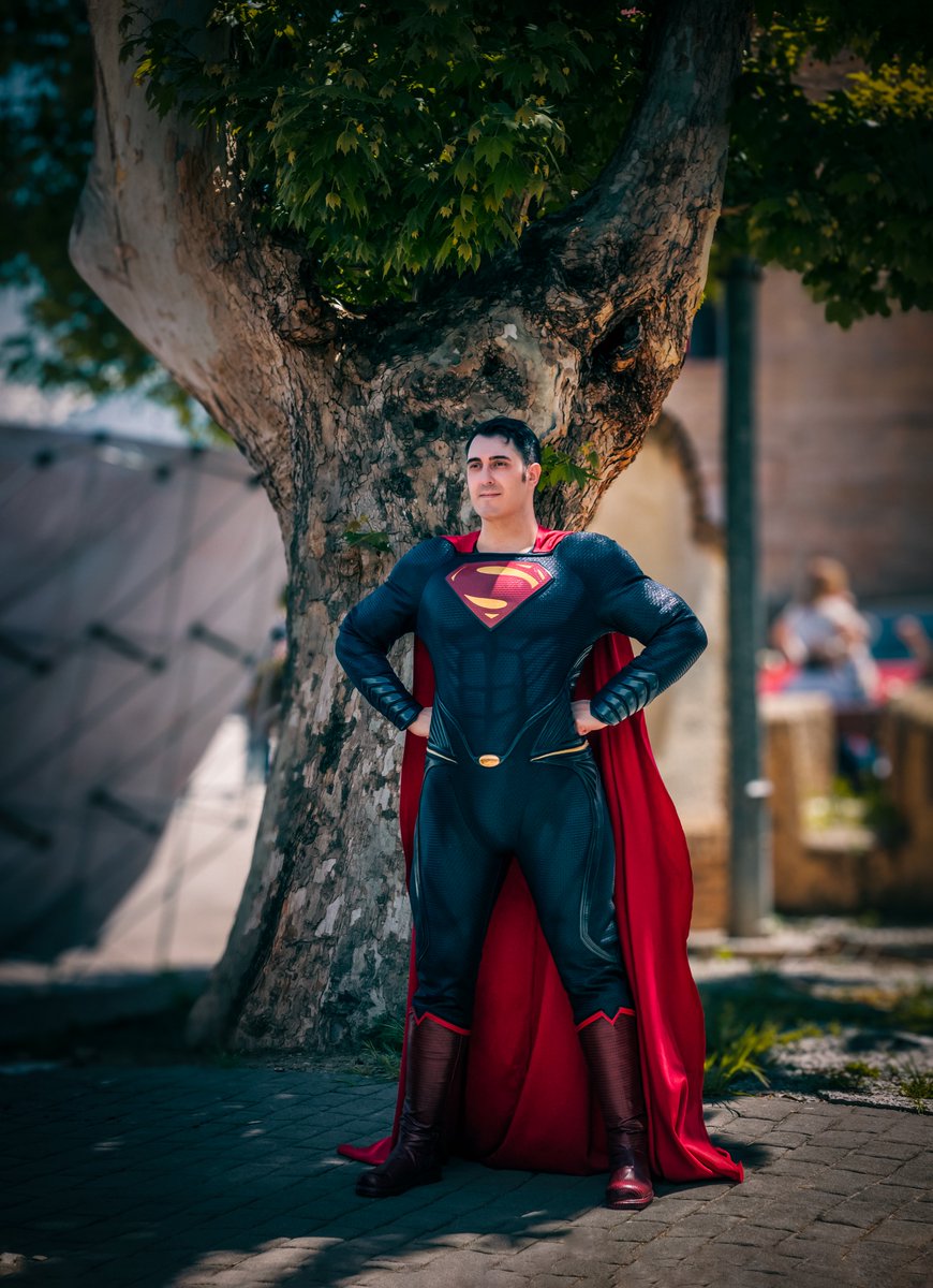 Donde hay una sonrisa, una mirada asombrada o un gesto de admiración, ahí hay una misión cumplida. Porque un héroe no siempre salva… a veces simplemente ilumina. #Superman