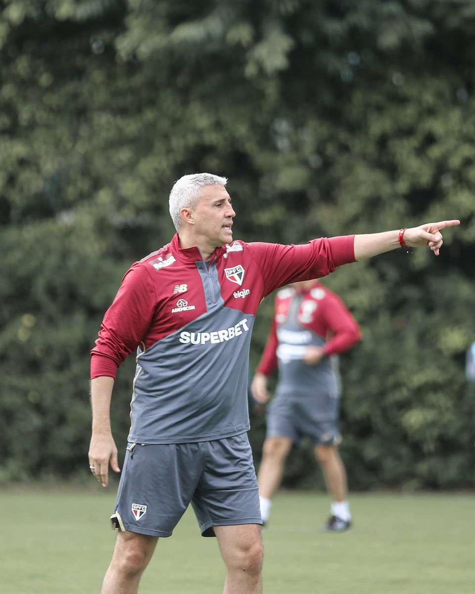efemello's tweet image. Olha a oferta prorrogada lá, alerta Crespo!
Assine “o clube da fé” com 25% de desconto no plano anual!
open.substack.com/pub/oclubedafe…
📸 Erico Leonan / São Paulo FC