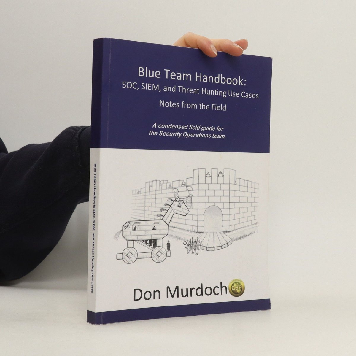 RalGhanmi's tweet photo. اذا ناوي تدخل مسار الدفاع والتحليل في #الامن_السيبراني كتابين مهمين جدا

blue team handbook incident response يعلمك كيف تتعامل مع الهجمات وقت حدوثها بخطوات واضحة

blue team handbook soc siem يعلمك المراقبة والتحليل والصيد الرقمي بحالات استخدام عملية

الكتابين عمليين بدون حشو ويعتبرون مرجع يومي لكل شخص يشتغل بالsoc