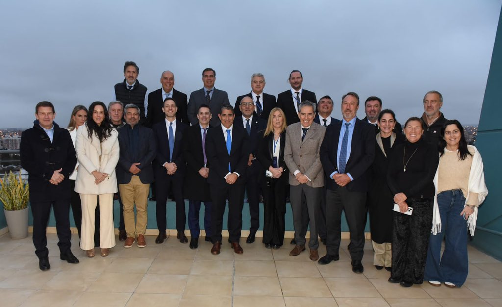 MinJusticia_Ar's tweet image. De cara a la implementación del Sistema Acusatorio en Comodoro Py el próximo 11 de agosto, jueces federales de la Ciudad de Buenos Aires viajaron a Salta para participar de una jornada de intercambio organizada por este Ministerio.
La Justicia Federal de Salta ya opera bajo el…