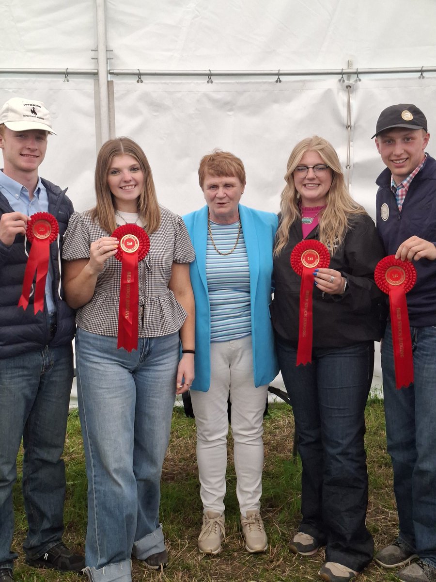AliceDoyleIFA's tweet image. Anne O Connor and her daughter displaying embroidery crafting at Charleville show
1st, 2nd ,3rd place winners in American student stock judging competition at Charleville show