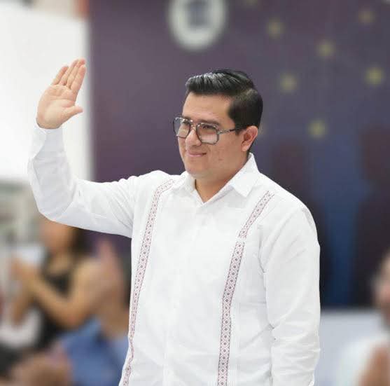 fotojarocha's tweet image. El ex comisionado presidente del #IVAI, David Jiménez Rojas llega a la subsecretaría de Educación Media y Superior en la #SEV en lugar de Elias Calixto Armas. #Xalapa #Veracruz