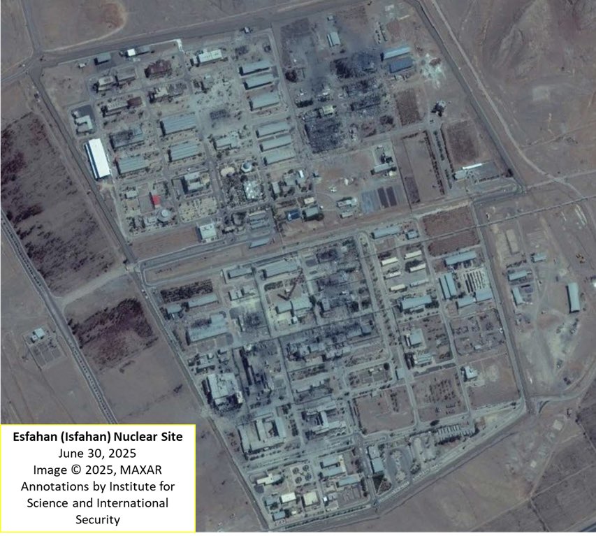 DAVIDHALBRIGHT1's tweet image. Esfahan today June 30 2023
June 30, 2025 Maxar satellite imagery of the Esfahan, aka Isfahan, nuclear complex shows little sign of activity, including any construction or other movement. Iran does not appear to have yet commenced recovery operations, let alone begun to repair…