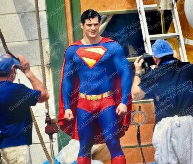 Kryptonian__Con's tweet photo. @DCUSuperNews So the pictures of the all star Superman suit weren’t real? I was actually looking forward to see it! https://t.co/QvKdFS0Itm