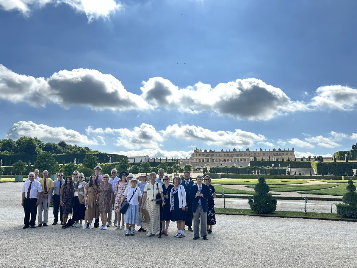 StJosephShrineD's tweet image. Our parish pilgrimage group is enjoying more wonderful places in Paris, including the Basilique du Sacré-Cœur de Montmartre and nearby Versailles! Storming Heaven with prayers for our dear St. Joseph Shrine!