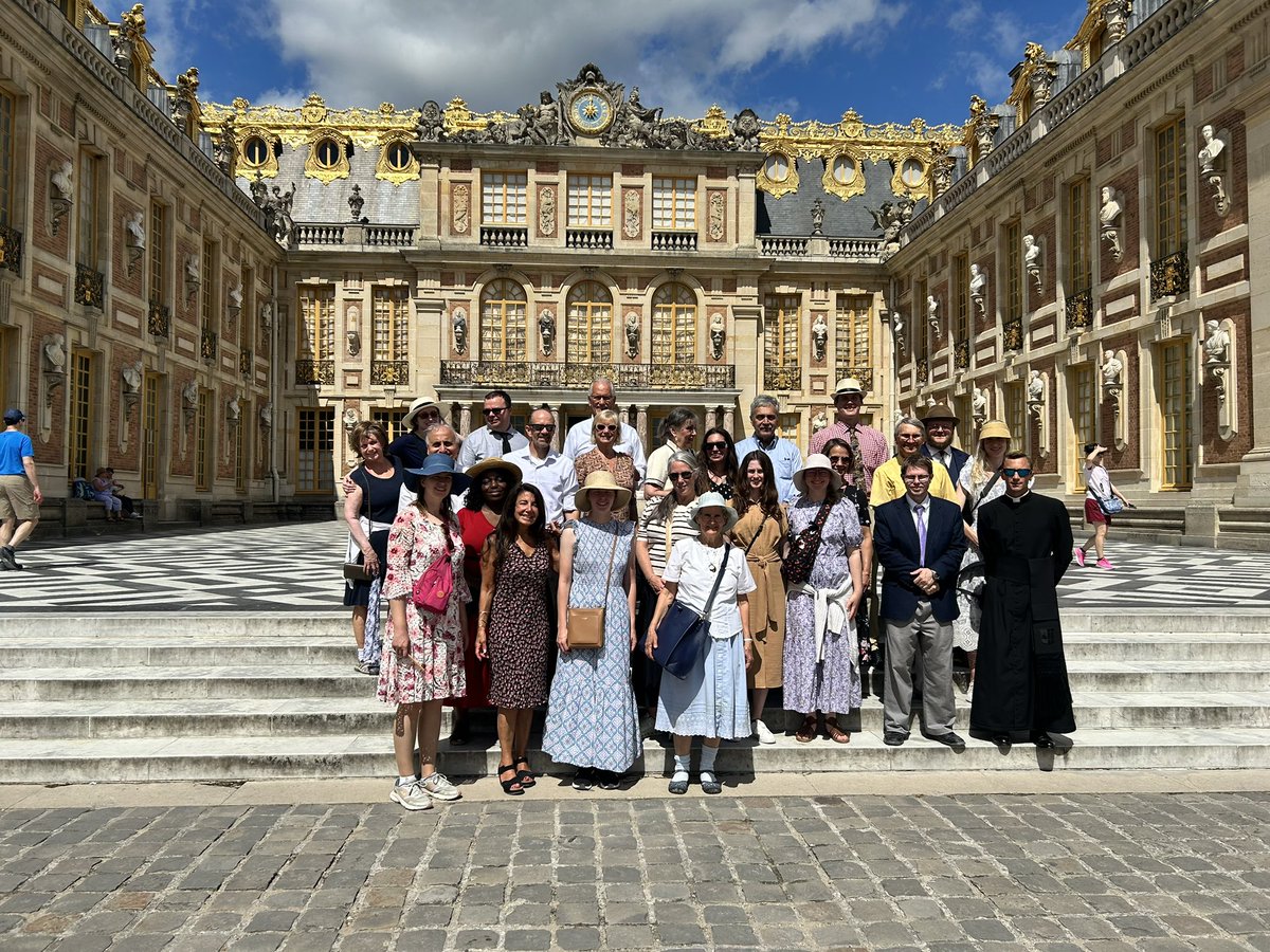 StJosephShrineD's tweet image. Our parish pilgrimage group is enjoying more wonderful places in Paris, including the Basilique du Sacré-Cœur de Montmartre and nearby Versailles! Storming Heaven with prayers for our dear St. Joseph Shrine!