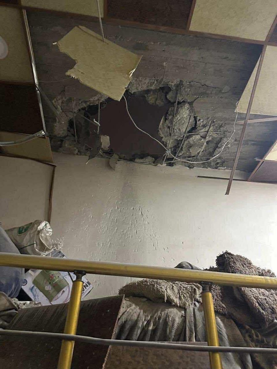 KRONIKInsights's tweet photo. 🇮🇶 Kirkouk | Explosion signalée
🔴 Une roquette est tombée sur une maison à Kirkouk, dans le nord de l’Irak. Aucun blessé n’a été signalé
📍Les circonstances du tir restent inconnues pour l’instant
#Irak #Kirkouk #Sécurité #KocovichInsights https://t.co/5PRaLGFYmx