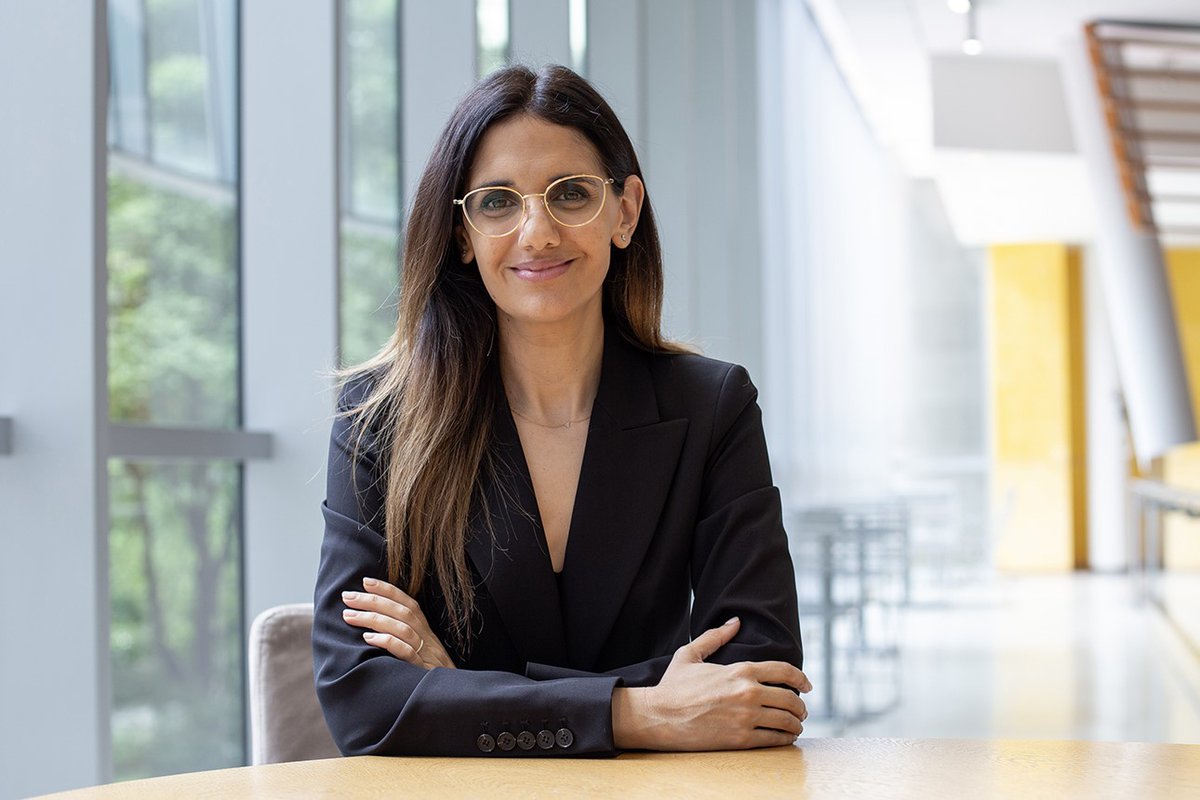 Science in Boston (@scienceinboston) on Twitter photo Dr. Shira Weingarten-Gabbay (<a href="/WeingartenShira/">Shira Weingarten-Gabbay</a>) from <a href="/harvardmed/">Harvard Medical School</a> is leading the new Laboratory of Systems #Virology.
Her lab uncovers the inner workings of viruses and their interaction with the immune system to prevent current and future viral diseases: bit.ly/44peaBa Dr. Shira Weingarten-Gabbay (<a href="/WeingartenShira/">Shira Weingarten-Gabbay</a>) from <a href="/harvardmed/">Harvard Medical School</a> is leading the new Laboratory of Systems #Virology.
Her lab uncovers the inner workings of viruses and their interaction with the immune system to prevent current and future viral diseases: bit.ly/44peaBa