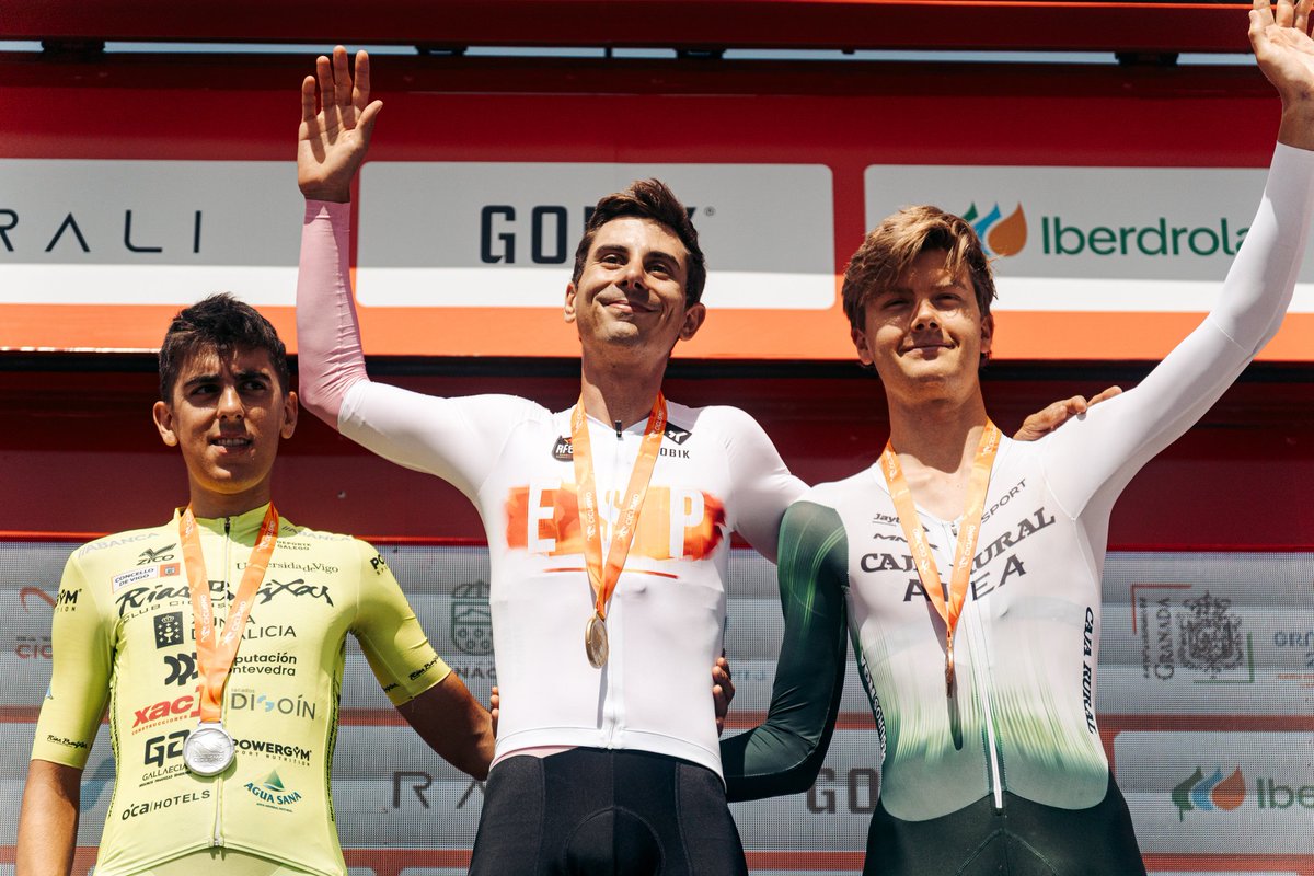 Enhorabuena <a href="/victorrcastear/">victor castellano</a>  <a href="/EquipoGomur/">Equipo Gomur</a>   💪🏾🚴🏿‍♂️🥇😘 #CEGranada25  📷 <a href="/RFECiclismo/">Real Federación Española de Ciclismo</a>