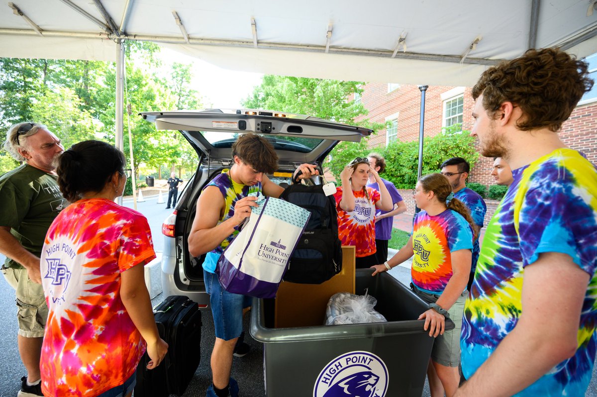 HighPointU's tweet image. Welcome HOME, HPU Class of 2029! 💜
The first few faces of HPU 2029 arrived to campus this weekend to begin Summer Advantage! This extraordinary program allows incoming freshmen to earn eight college credits while meeting classmates and mentors at HPU before their year begins!