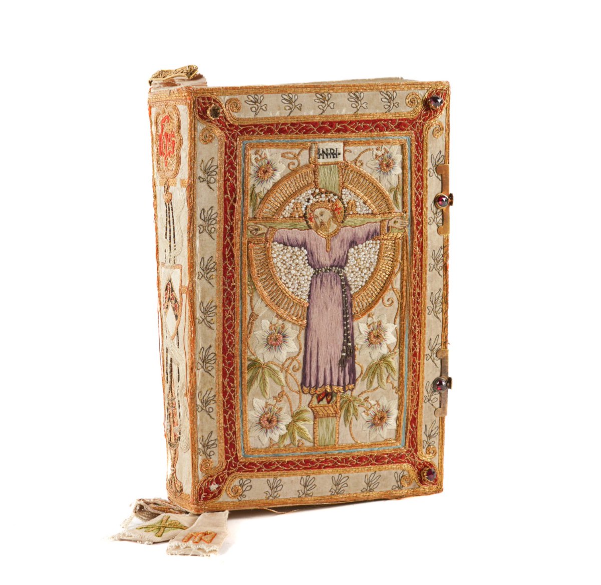 Kiefer_Wool's tweet image. 19th century book of common prayer with embroidered binding