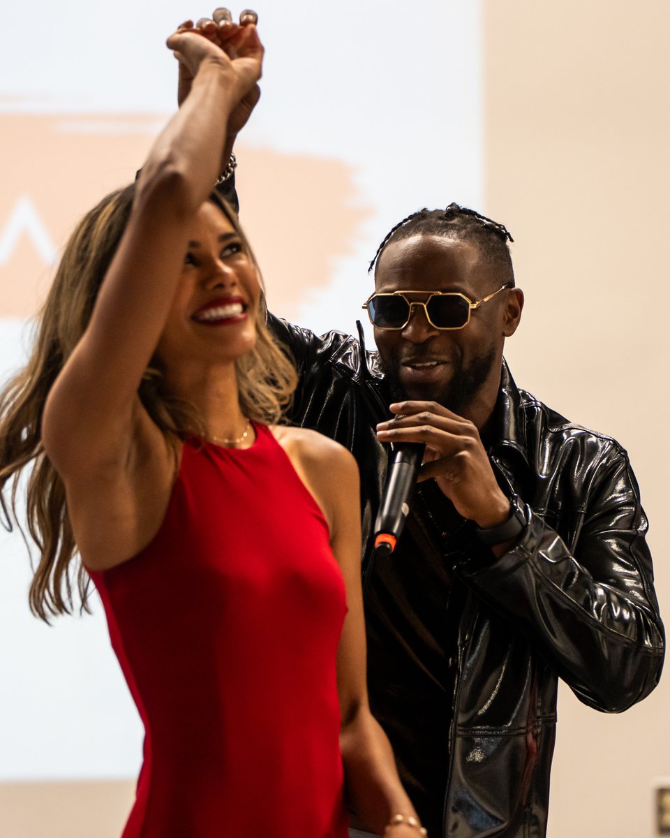 OttawaVoices's tweet image. Zilla &amp;amp; Massey blessed us with a fantastic performance to top off an already amazing day! 🎶
Their music brought everyone together and added the perfect finishing touch to our Community Screening.

#LiveMusic #OttawaArtists #CommunityScreening #VisionaryVoices