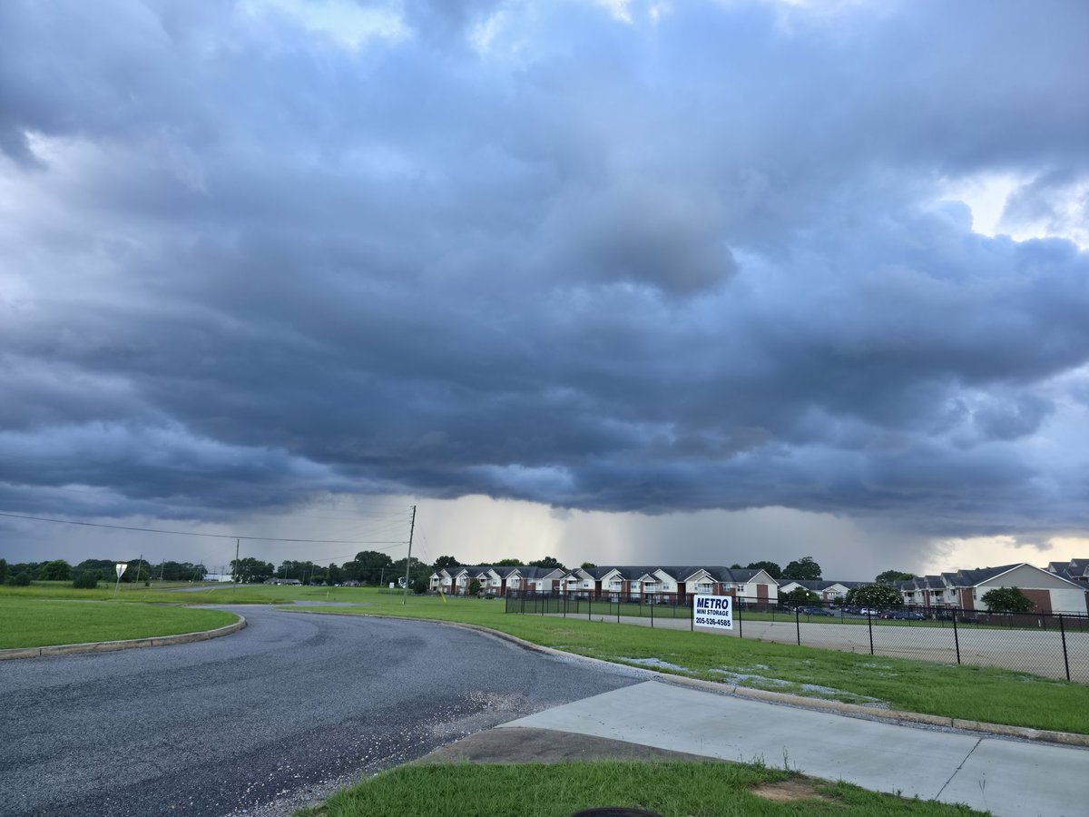 pstarr1782's tweet photo. @spann pop up storms rolling into Tuscaloosa apx 5:25pm Monday June 30th. https://t.co/T9xaRtiHlq