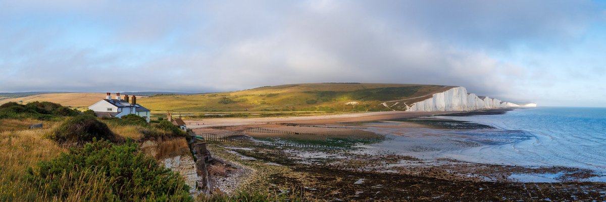 AlexanderSwyer's tweet photo. My third entry for the monthly fotospeed competition. A pano of the Seven Sisters in East Sussex. #fsprintmonday #southdowns #appicoftheweek @CanonUKandIE https://t.co/XmIHUBcrzu