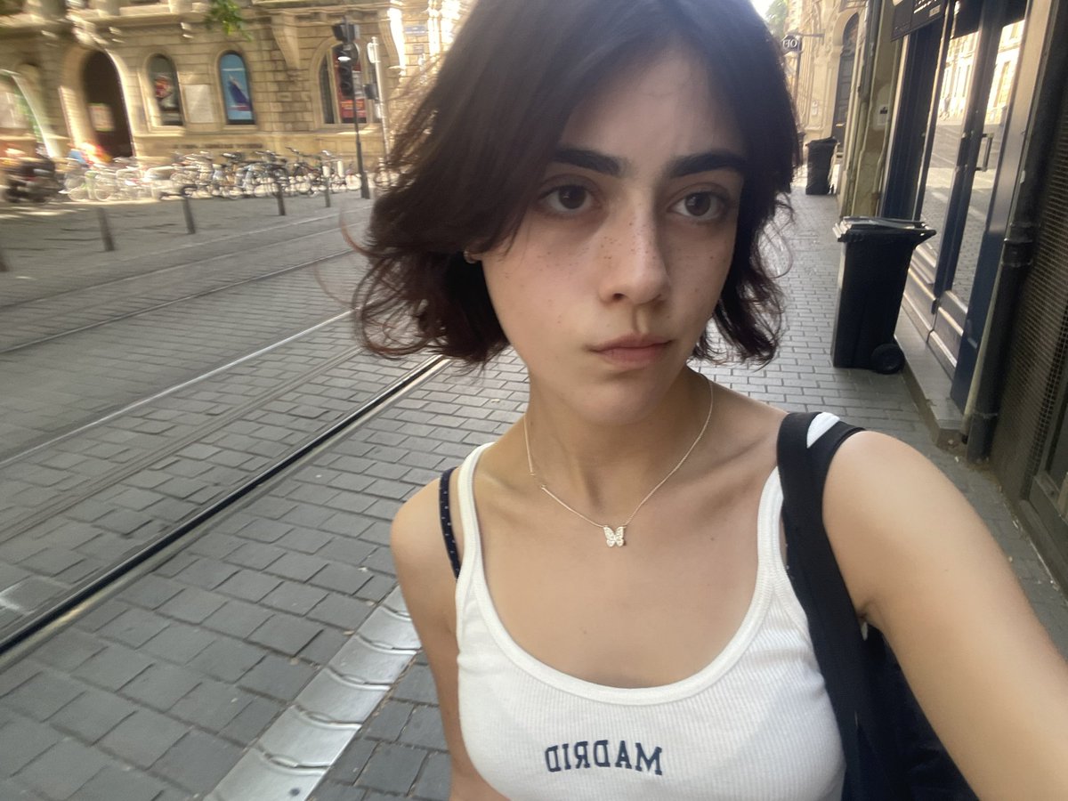 angel(a) tweet media