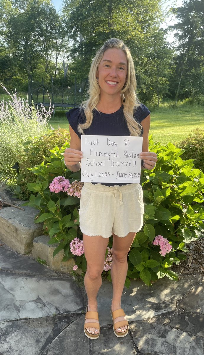 Rebecca Burns tweet media