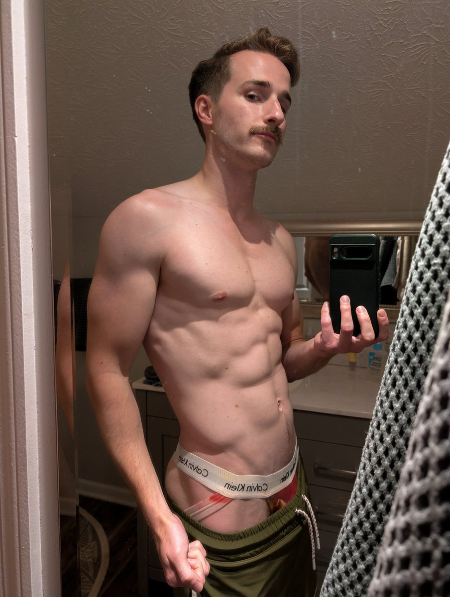 Thanks <a href="/TheTieDyeUndies/">TieDyeUndies</a> for a successful chest &amp; quads day. 😜