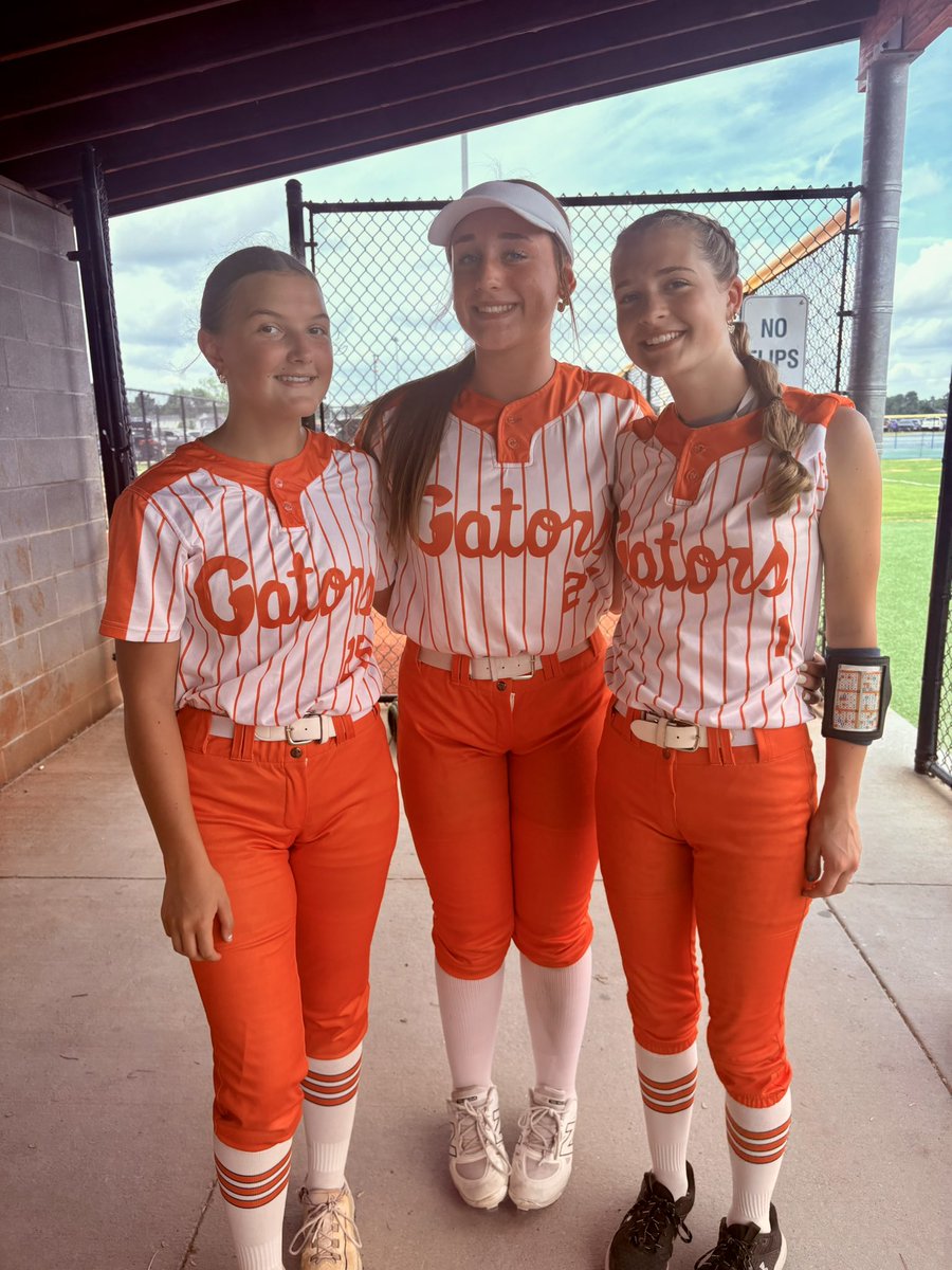 2010INGators's tweet photo. 💥PGF Midwest Sparkler Jamfest💥
📍Evansville, Indiana 
🏟️ Evansville Sports Complex
#GoGators 💙🐊🥎@EmeryGibson2028 @kinlee_whitlock @emeryschuster22 @A_Johnson2028 @JuhaszAva10285 @GraceS2028 @aylinmorrow12 @carly_Bdavidson @L_Wheeler2028 @PGFnetwork @gatorjack72 @SBRRetweets https://t.co/arEOZM1Gvk