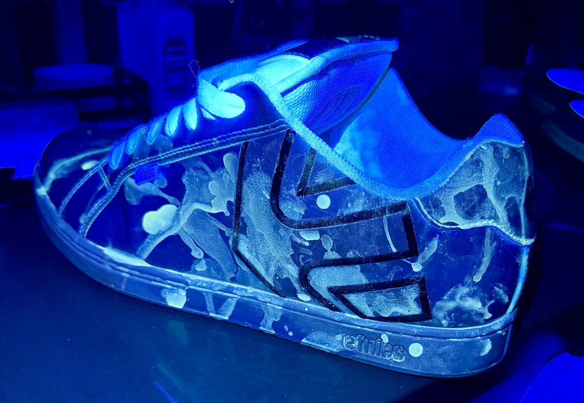 skateshoeguy's tweet photo. Who wants em?! DM me if interested. These have so much cum on and in them 😈 https://t.co/ChYvOPy3PY
