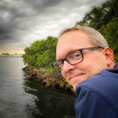 weatherbrains's tweet image. Our guest for Ep 1015 tonight is Lars Lowinski, a seasoned meteorologist who works with WetterOnline, one of Europe’s largest weather platforms. He connects their US business operations with German-based product development & training. 8pm ET/7pm CT! youtube.com/weatherbrains