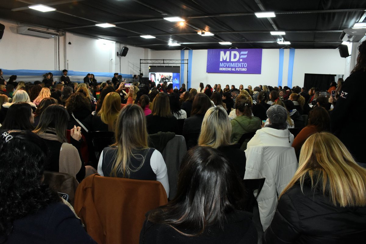 patriaeselotrok's tweet image. 🔆🇦🇷 En La Plata, participamos de un encuentro de mujeres del @MOVIMIENTODAF junto a legisladoras, ministras, compañeras referentes de organizaciones políticas, sociales y sindicales; representantes del movimiento estudiantil y organismos de DDHH.
Ante el ajuste de las políticas…