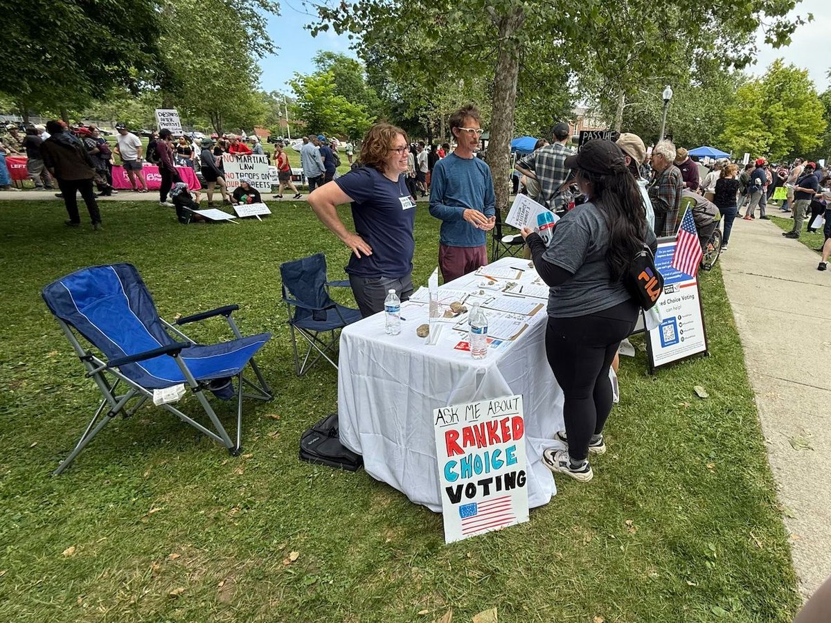 RankMIVote's tweet image. 🗳️ Ranked Choice Voting could be on the ballot in Michigan — if we collect enough signatures.
MLive just published a great article breaking down the campaign to bring RCV to voters across the state. We need to gather at least 446,000 valid signatures to give Michiganders the…