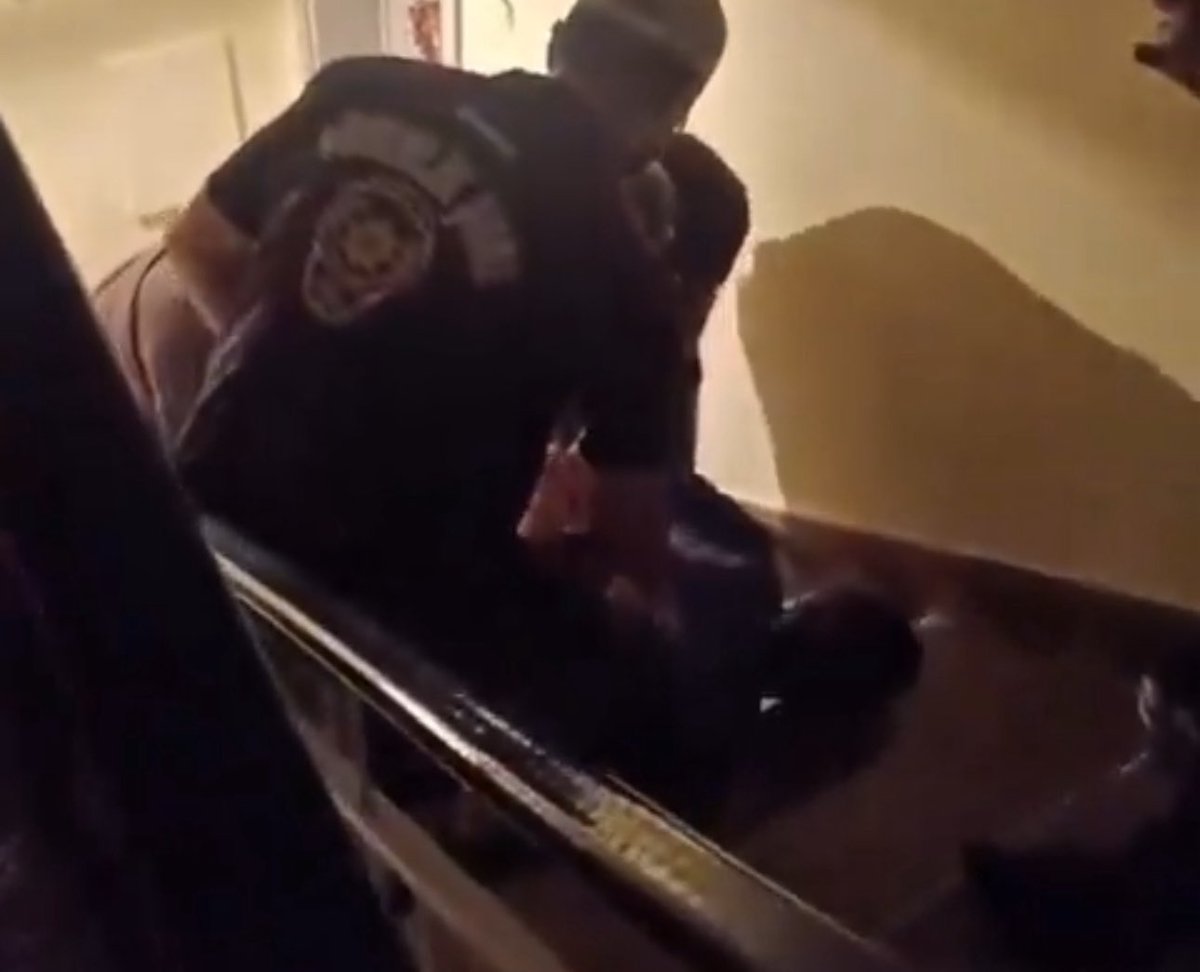 Halil KONAKCI (@halil_konakci) on Twitter photo Bu dergi görünümlü aşağılık foseptik çukurunun karikatürist görünümlü müptezelleri , Peygamber efendimize (sav) bu alçak hakareti emin olun kendi başlarına yapmadılar. Tasmaların tutan sahiplerinden aldıkları talimatla müslümanları kışkırtmak için yaptılar.
Fakat ey İslam Bu dergi görünümlü aşağılık foseptik çukurunun karikatürist görünümlü müptezelleri , Peygamber efendimize (sav) bu alçak hakareti emin olun kendi başlarına yapmadılar. Tasmaların tutan sahiplerinden aldıkları talimatla müslümanları kışkırtmak için yaptılar.
Fakat ey İslam