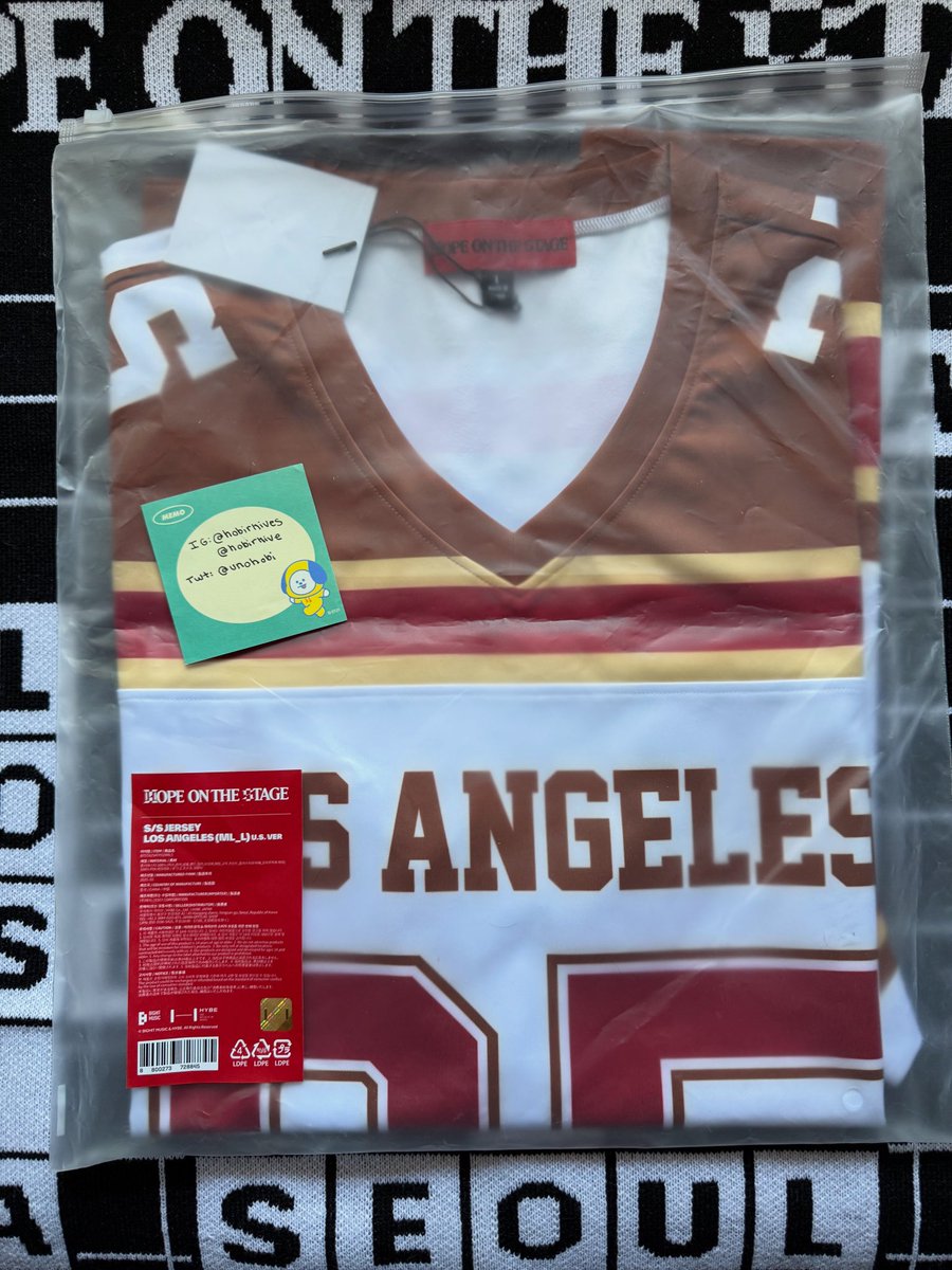 unohobi's tweet image. selling my extras hots vip gifts (2 available) and LA jersey! USA only! dm for more info #btswts #wtsbts #btsselling #usabtswts