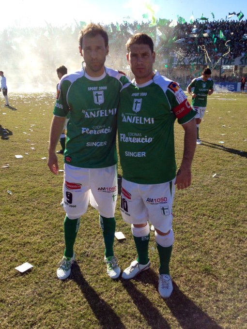 IdentidadVerde's tweet photo. 🗓️ #30-J

📌 ¡A 12 años de una jornada inolvidable!

📷 Revivimos en fotos el ascenso de @ClubSpBelgrano al Torneo Nacional B, el 30 de junio de 2013. https://t.co/QT7b7dJBMY
