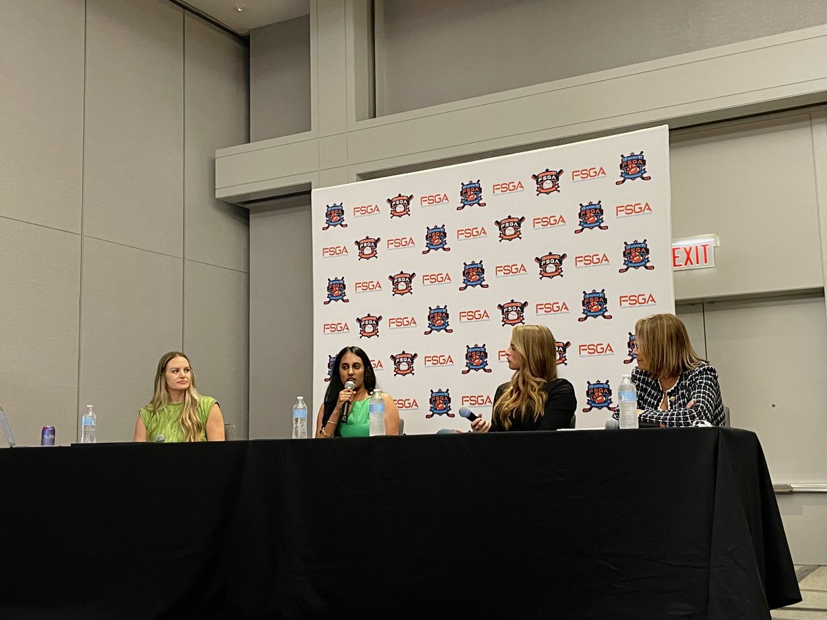 FSGAtweets's tweet image. 🔥 Just happened: Women Innovators in Sports: Leading, Creating, and Changing the Game

Big applause to @ChelsieCooper_  (@approvely_ ), @CBellofattoTV  (@CBSSports), and @kaminimaniv  (@LacesSports) for sharing their journeys, lessons learned, and bold visions for what’s next.…