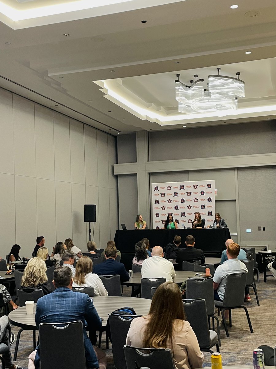 FSGAtweets's tweet image. 🔥 Just happened: Women Innovators in Sports: Leading, Creating, and Changing the Game

Big applause to @ChelsieCooper_  (@approvely_ ), @CBellofattoTV  (@CBSSports), and @kaminimaniv  (@LacesSports) for sharing their journeys, lessons learned, and bold visions for what’s next.…