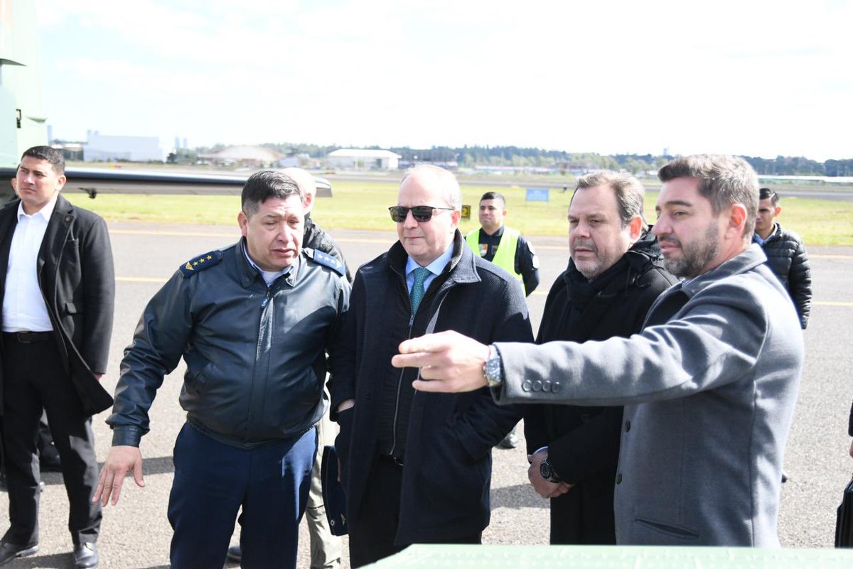 dinacpy's tweet image. La DINAC felicita a la Fuerza Aérea Paraguaya, en la persona del Comandante General del Aire Julio Rubén Fullaondo Céspedes, por el importante logro de fortalecer nuestra flota aeronáutica en beneficio de la custodia y la vigilancia del espacio aéreo paraguayo.

#DINACPY