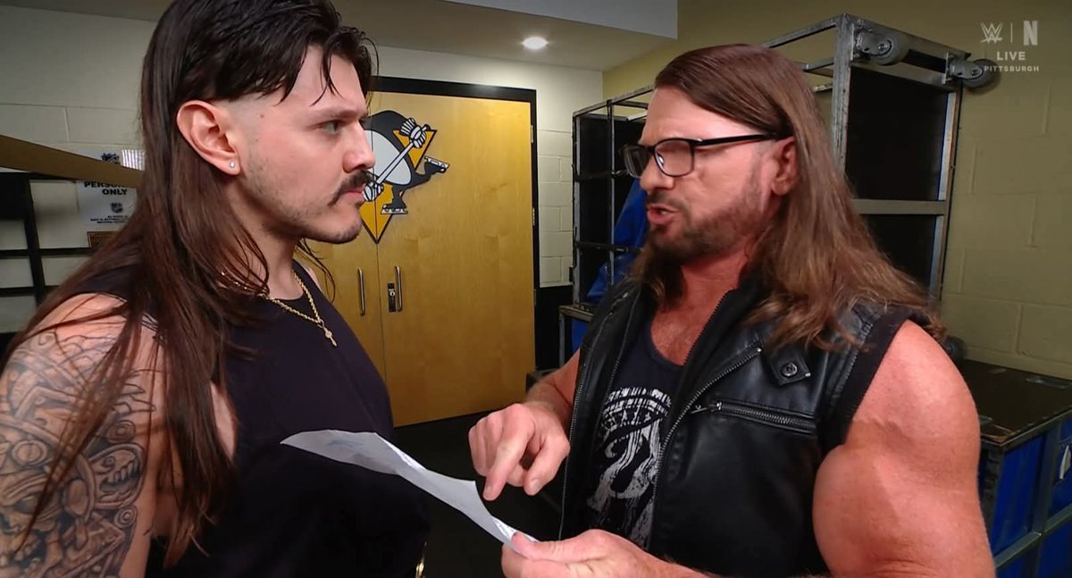 MorgyNewEra's tweet photo. When you show your Dad your report card. #WWERaw https://t.co/0kEeHBNCq8